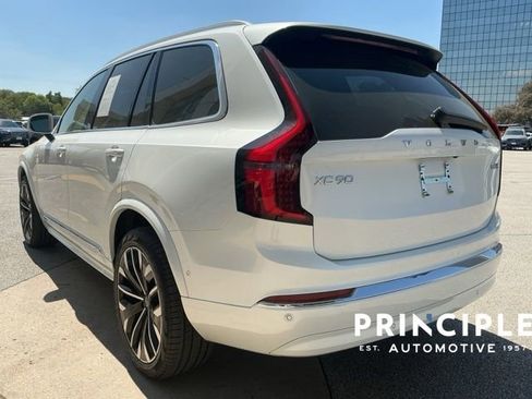 Certified 2025 Volvo XC90 B5 Plus image 9