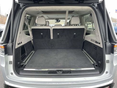 Used 2023 Jeep Grand Wagoneer L Series II image 32