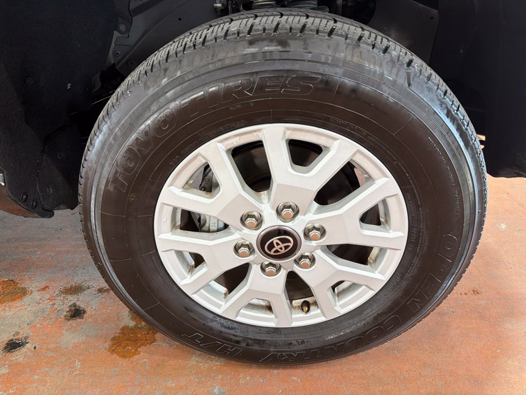 Used 2024 Toyota Tacoma SR5 RWD image 10