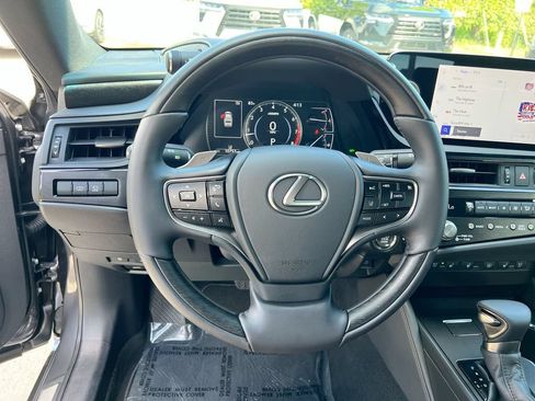 Certified 2025 Lexus ES 350 w/ Technology Package FWD image 13