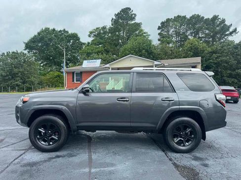 Used 2016 Toyota 4Runner SR5 Premium RWD image 3