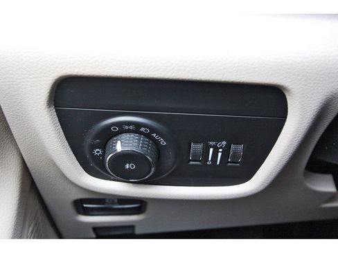 Used 2023 Jeep Grand Cherokee L Limited RWD image 18