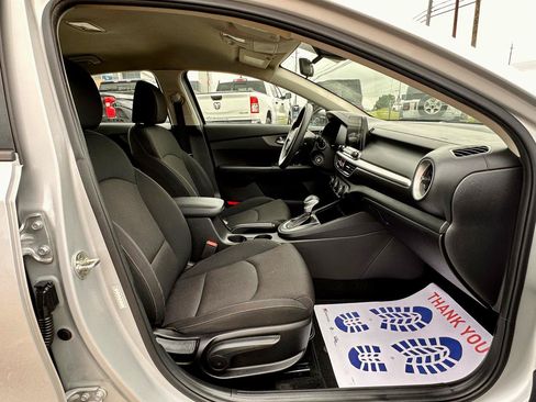 Used 2020 Kia Forte LXS FWD image 12