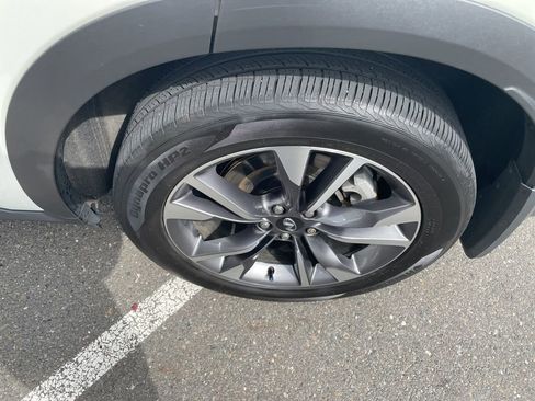 Certified 2023 INFINITI QX60 Luxe w/ Performance Audio Package image 5