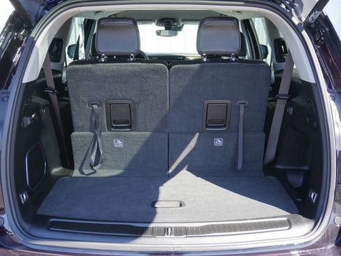 Used 2023 Jeep Grand Cherokee L Limited w/ Black Appearance Package image 9