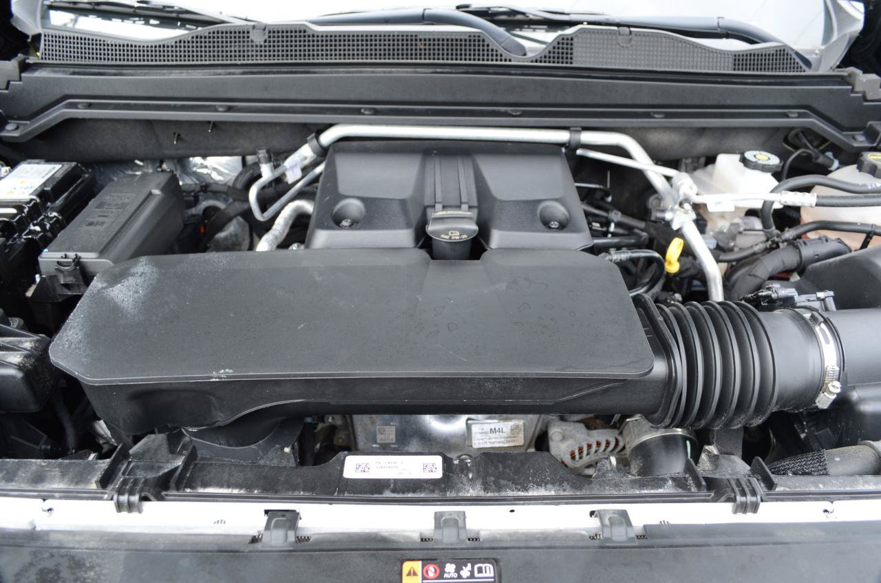 Used 2025 GMC Canyon Denali AWD/4WD image 35
