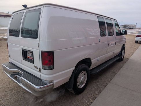 Used 2010 Ford E-250 and Econoline 250 image 5