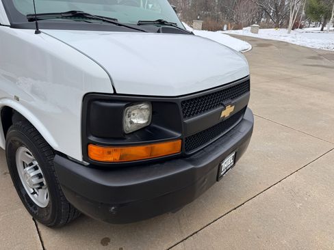 Used 2015 Chevrolet Express 2500 image 36