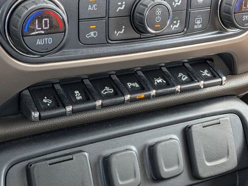 Used 2018 GMC Sierra 1500 Denali w/ Denali Ultimate Package image 23