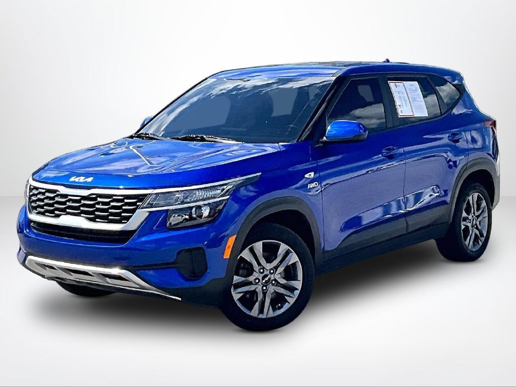 Used 2023 Kia Seltos LX AWD/4WD image 2