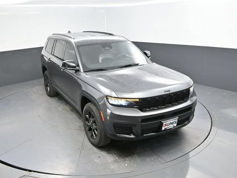 Used 2024 Jeep Grand Cherokee L Laredo AWD/4WD image 38