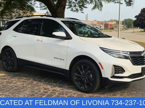 Used 2023 Chevrolet Equinox RS w/ RS Leather Package AWD/4WD image 2