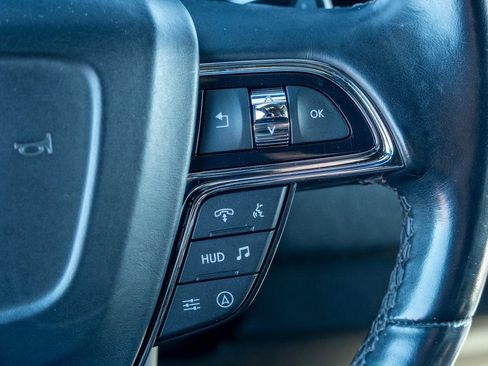 Used 2023 Lincoln Navigator Reserve image 12