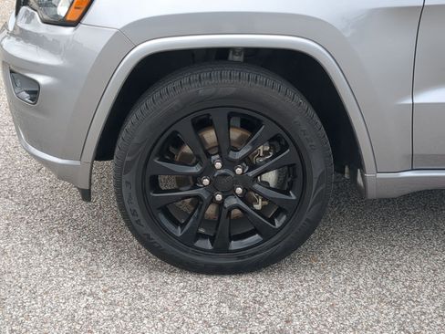 Used 2021 Jeep Grand Cherokee Laredo X AWD/4WD image 10