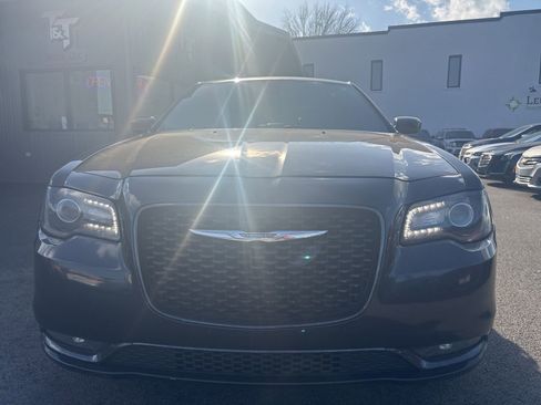 Used 2019 Chrysler 300 S AWD/4WD image 8