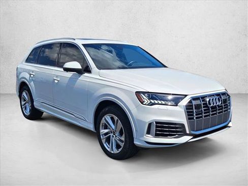 Used 2023 Audi Q7 3.0T Premium Plus w/ Premium Plus Package AWD/4WD image 3