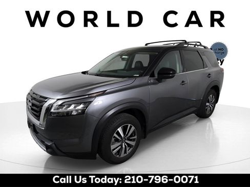 Used 2024 Nissan Pathfinder SL image 3