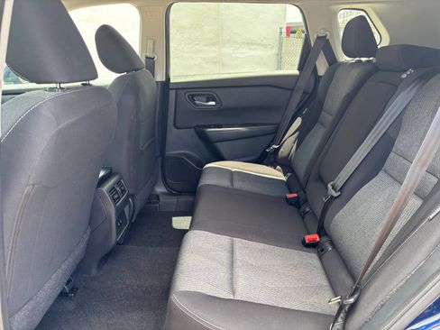 Used 2025 Nissan Rogue SV FWD image 28