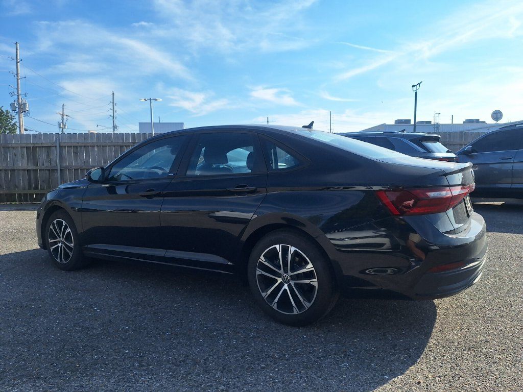 Used 2026 Volkswagen Jetta Sport FWD image 4