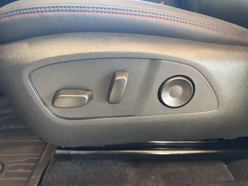 New 2026 Chevrolet Equinox EV RS image 18