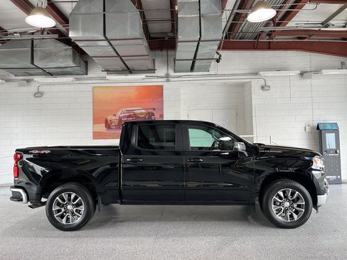 Used 2023 Chevrolet Silverado 1500 LT AWD/4WD image 10