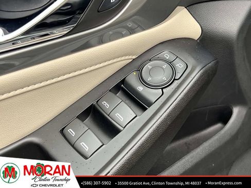 Certified 2023 Chevrolet Traverse LT image 18