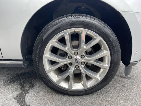 Used 2018 Ford Expedition Max Limited w/ Equipment Group 302A AWD/4WD image 10