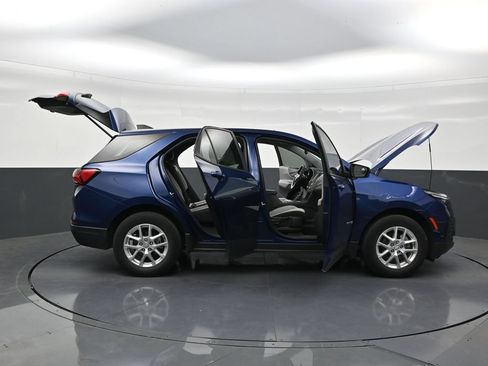 Used 2022 Chevrolet Equinox LS FWD image 29