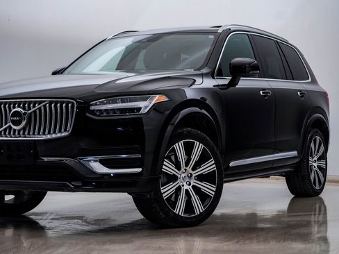 Used 2021 Volvo XC90 T8 Inscription image 2