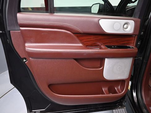 Used 2020 Lincoln Navigator L Black Label w/ Cargo Convenience Package AWD/4WD image 21