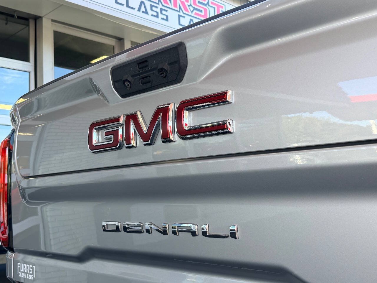 Used 2020 GMC Sierra 2500 Denali w/ Technology Package AWD/4WD image 9