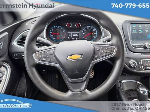 Used 2016 Chevrolet Malibu LT FWD image 9