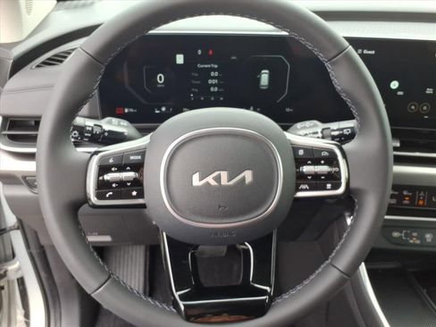 New 2026 Kia Carnival SX image 14