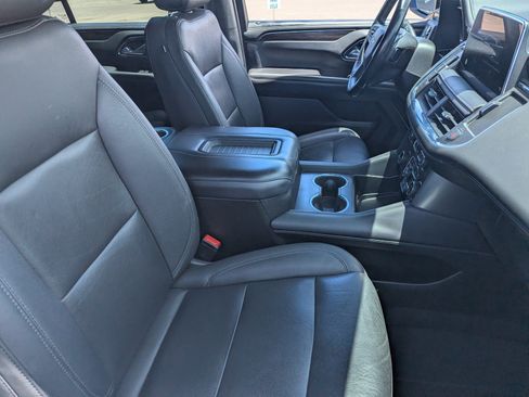 Used 2022 Chevrolet Tahoe LT w/ Luxury Package RWD image 9