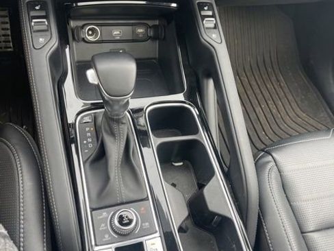 Used 2022 Kia Telluride SX w/ SX Prestige Package image 29