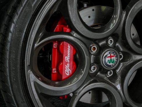 Used 2018 Alfa Romeo 4C Coupe w/ Coupe Track Package 1 RWD image 15