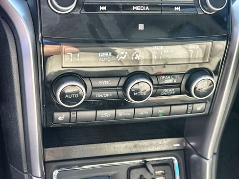 Certified 2022 Subaru Ascent Limited w/ Technology Package image 23