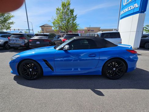 Used 2020 BMW Z4 M40i w/ Executive Package image 10