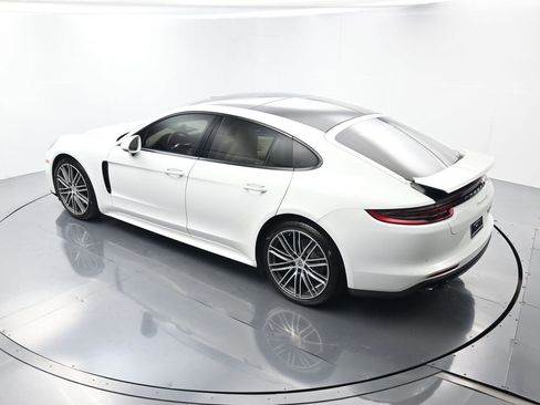 Used 2018 Porsche Panamera 4S image 32
