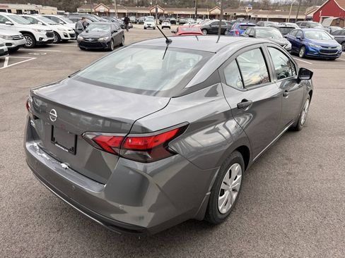 Used 2022 Nissan Versa S FWD image 7