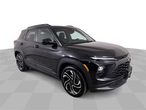 Used 2024 Chevrolet TrailBlazer RS image 2