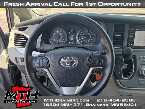 Used 2020 Toyota Sienna LE FWD image 14