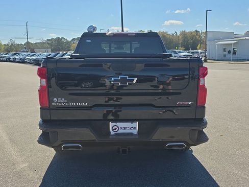 Used 2025 Chevrolet Silverado 1500 RST AWD/4WD image 6