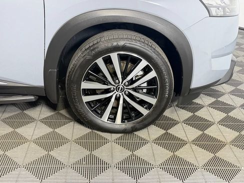Used 2025 Nissan Pathfinder Platinum w/ Cargo Package FWD image 12
