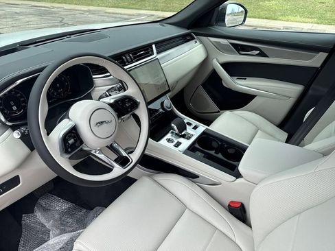 New 2026 Jaguar F-PACE R-Dynamic S image 13