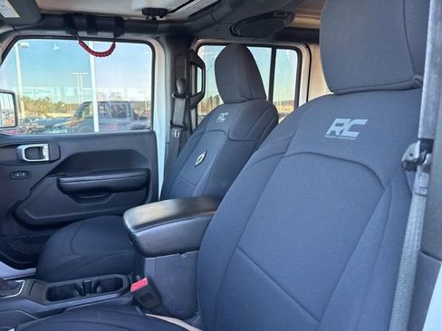 Used 2019 Jeep Wrangler Unlimited Sport S image 9