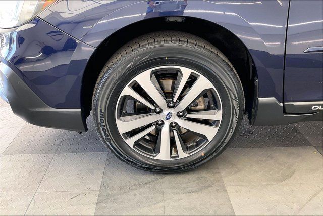 Used 2018 Subaru Outback 2.5i Limited AWD/4WD image 8