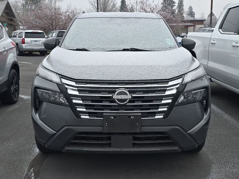 Used 2024 Nissan Rogue S image 6