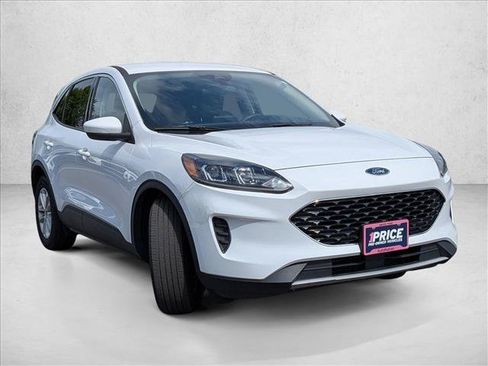 Used 2020 Ford Escape SE FWD image 3