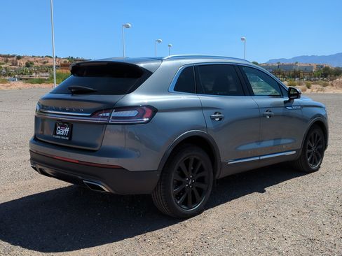 Used 2022 Lincoln Nautilus Reserve w/ Monochromatic Package AWD/4WD image 3
